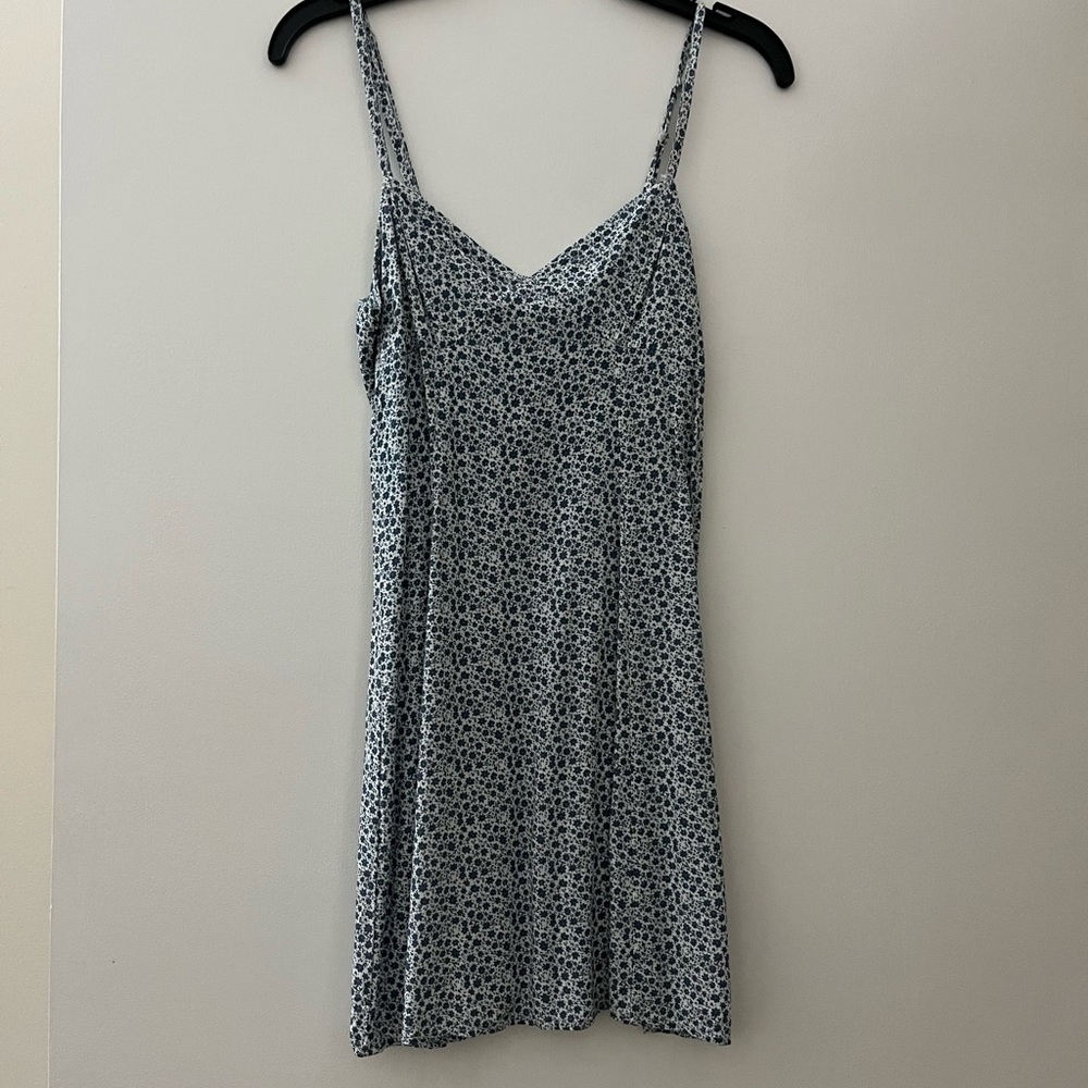 Elegant Blue Floral Dress with Spaghetti Straps